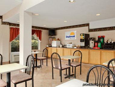 Days Inn & Suites By Wyndham Groton Near The Casinos מראה חיצוני תמונה
